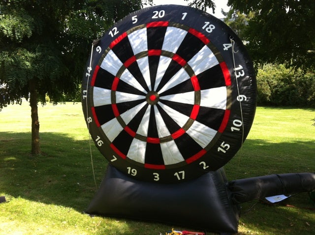 Riesen-Dart mieten – aufblasbares XXL-Dartspiel für Events – 2