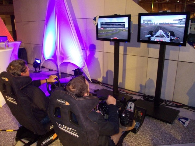 Formel 1 Rennsitze Simulator mieten – 2 Sitze zum Paketpreis