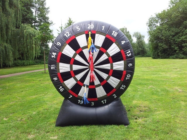 Riesen-Dart mieten – aufblasbares XXL-Dartspiel für Events
