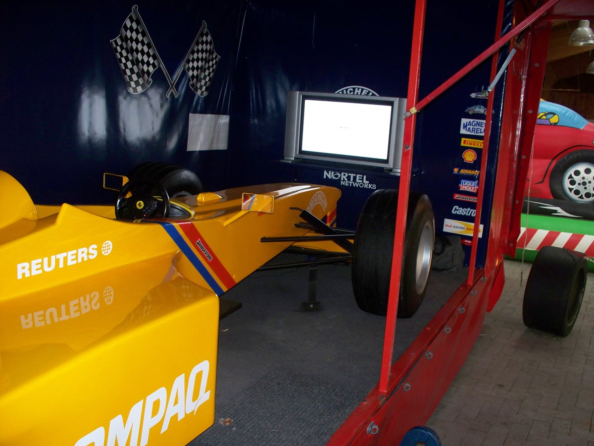 Formel 1 Simulator mieten – auf Anhänger, blitzschneller Aufbau – 3