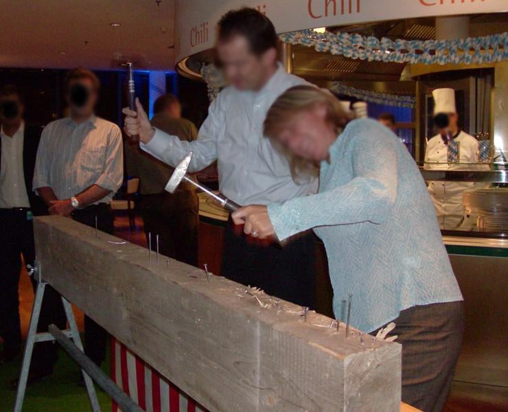 Nagelbalken mieten – Geschicklichkeitsspiel für Events – 2