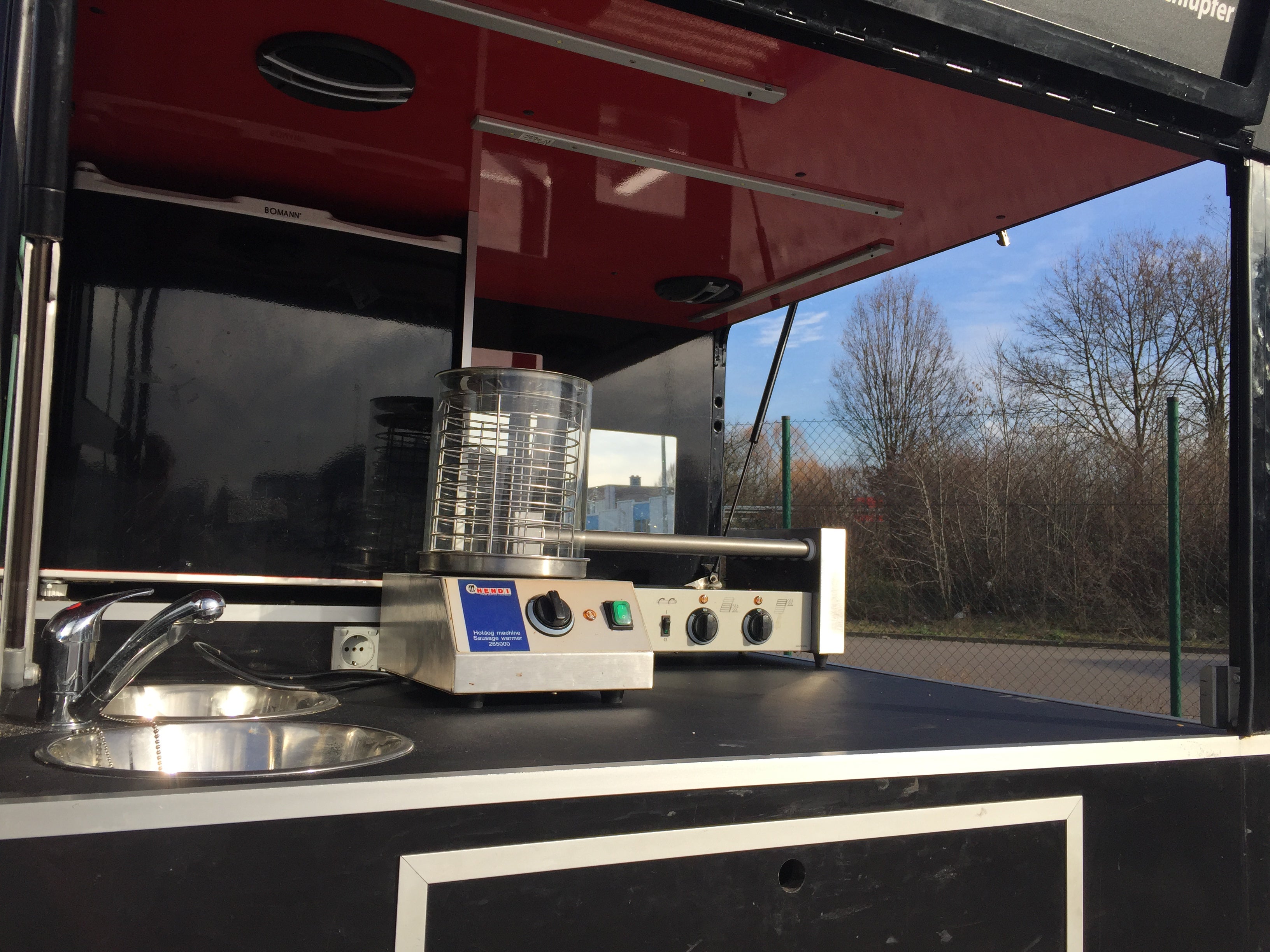 Imbisswagen mieten: Piaggio Ape Mini-Foodtruck, Hotdogwagen für Messen & Veranstaltungen – 3