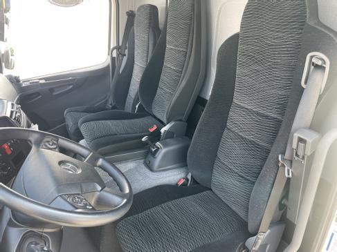 LKW mieten: Mercedes-Benz Atego 818 oder MAN 8.180, 7,49 t, Ladebordwand, Euro 6, Automatik – 3