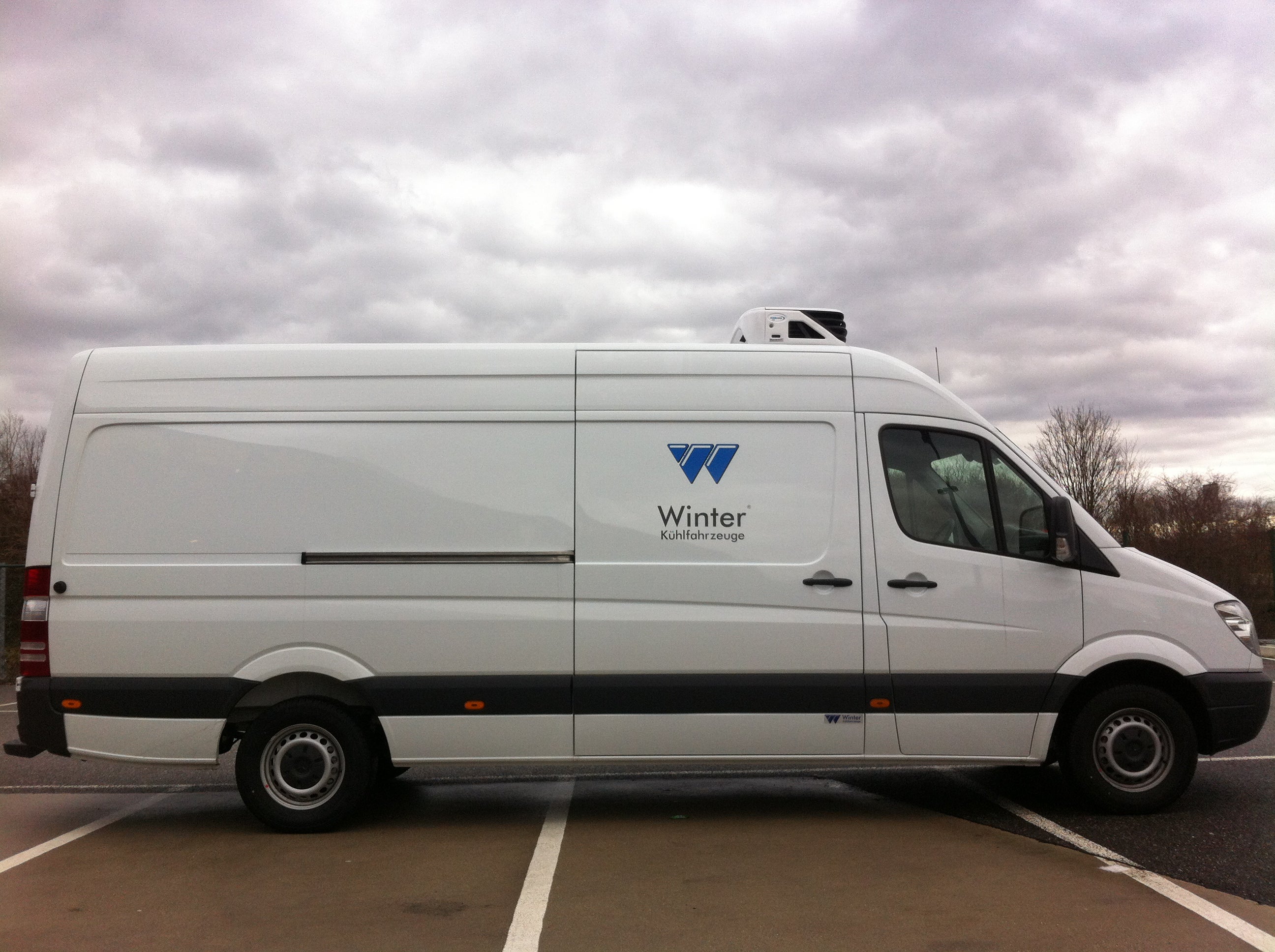 Kühltransporter mieten: Mercedes-Benz Sprinter 315 CDI Maxi, Tiefkühl & Frischdienst, Hochdach, 3,5 t – 3