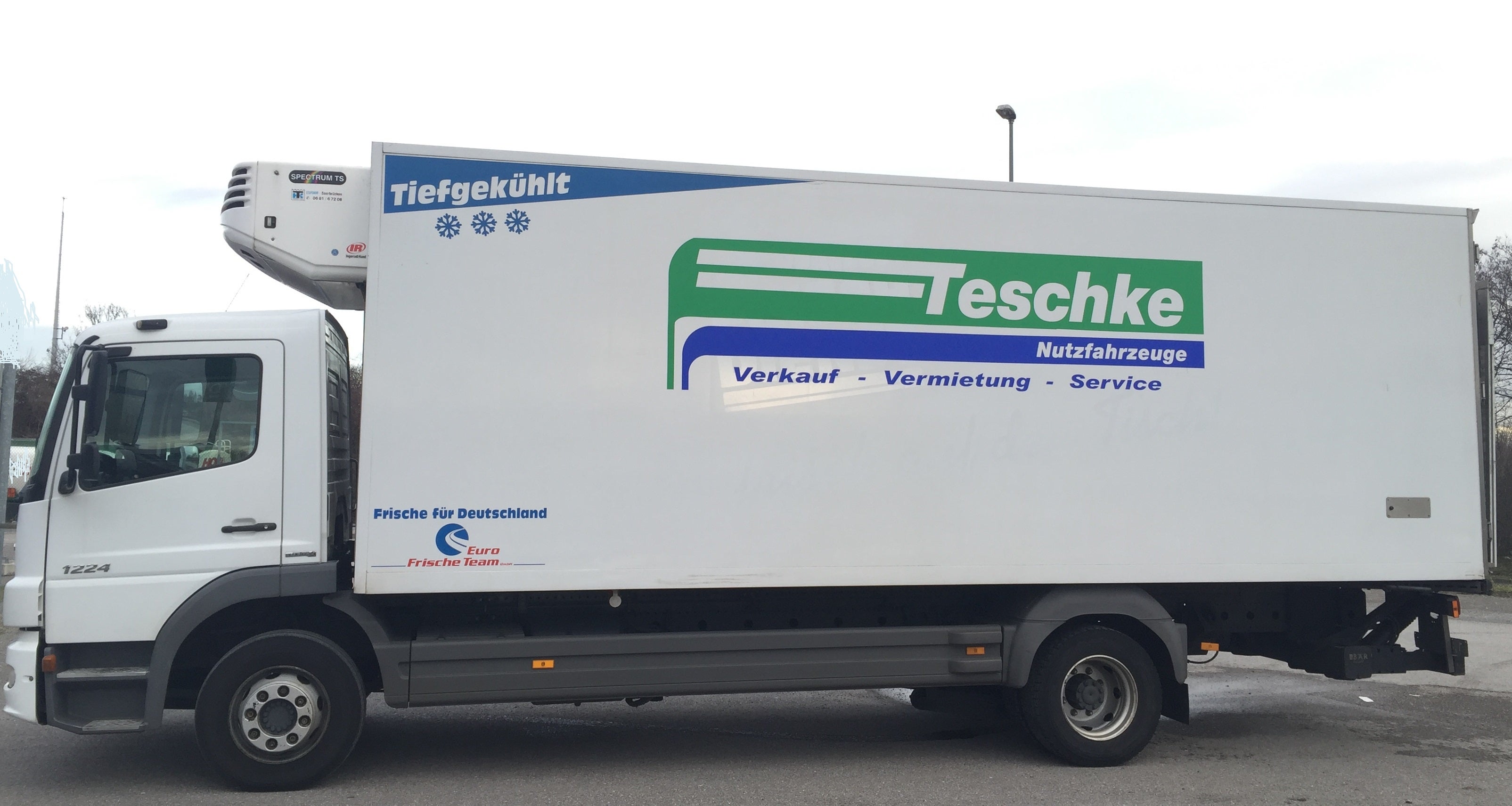 Kühl-LKW mieten: Mercedes-Benz Atego 1224 Kühlkoffer, 12 t, Ladebordwand, Tiefkühl bis -20 °C – 2