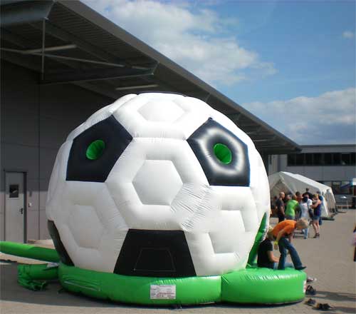 Hüpfburg Fussball mieten bei Xtreme Events
