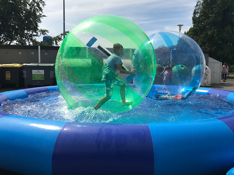 Water Walk mit 2 Bällen mieten bei Xtreme Events