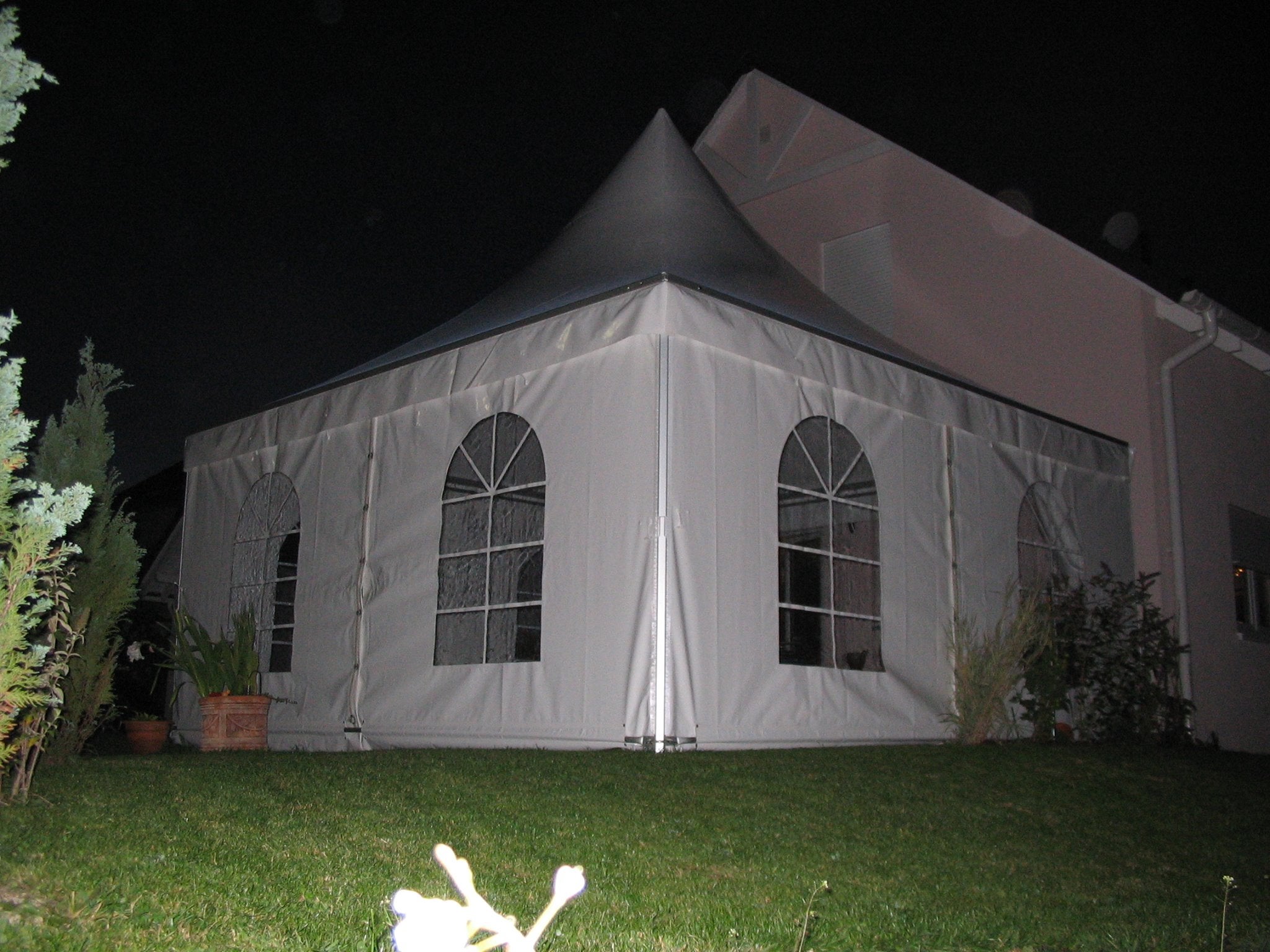 Pagodenzelt mieten 3 x 3 m – Festzelt & Partyzelt, regendicht (9 m²) – 2