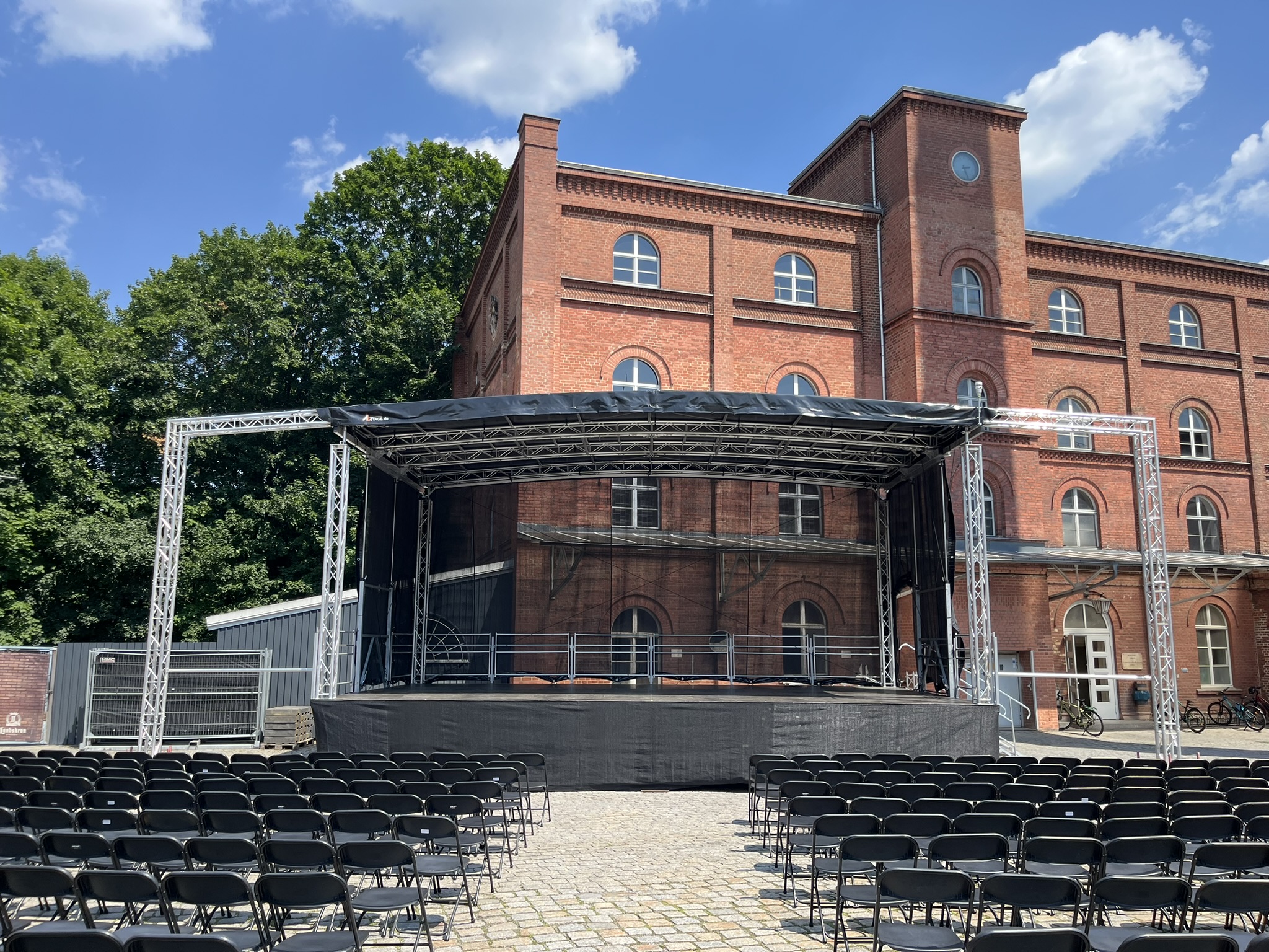 Mobile Bühne OpenAir Stage 10x8m 10x6m 8x6m Trailerbühne (48m², 60m² & 80m²) – 3
