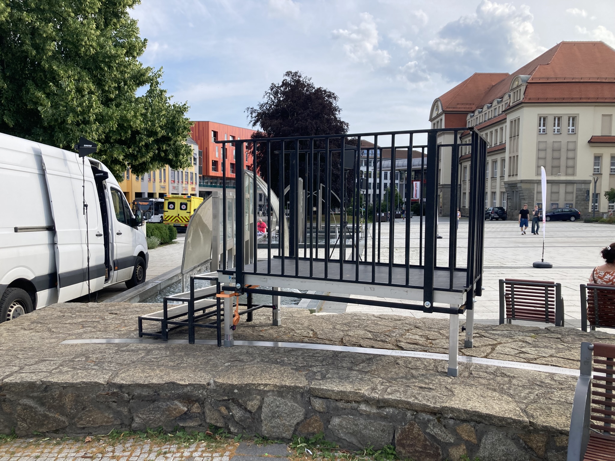 Bühne / Podium aus Systempodesten Bütec 4x3m / 6x4m verschiedene Größen möglich mit Treppen/Geländer – Thumbnail 7