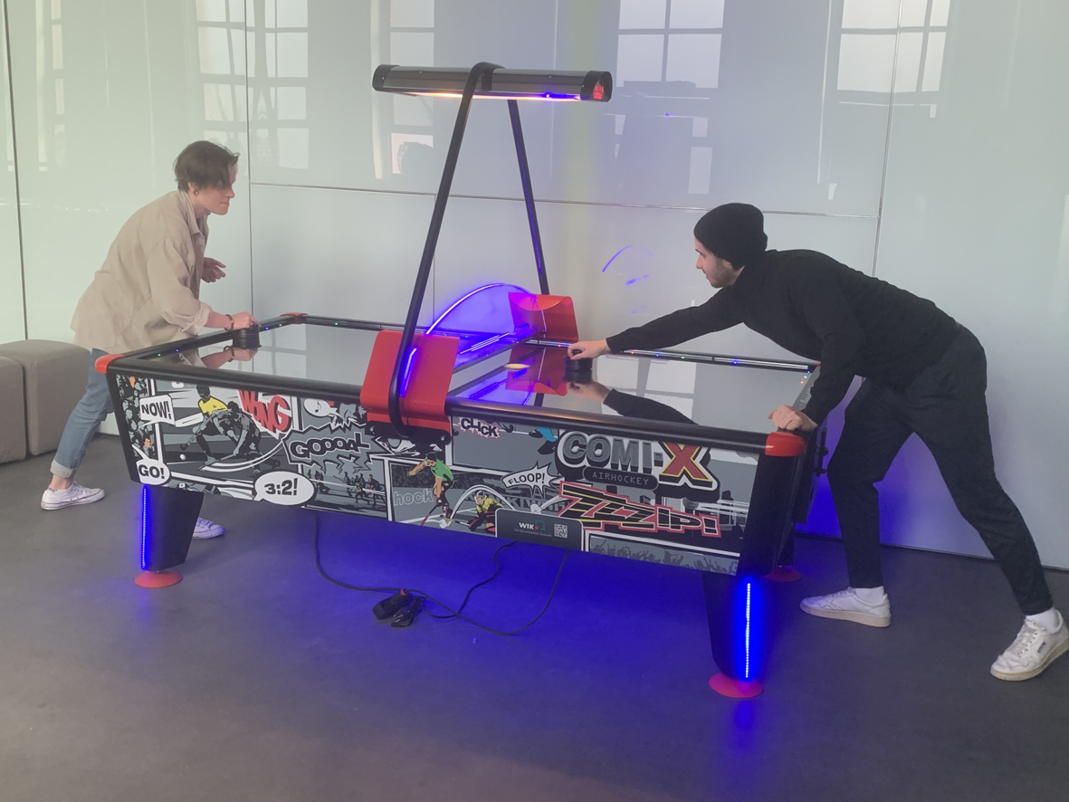 AIR HOCKEY PROFESSIONAL / PROFESSIONELLER AIRHOCKEY-TISCH