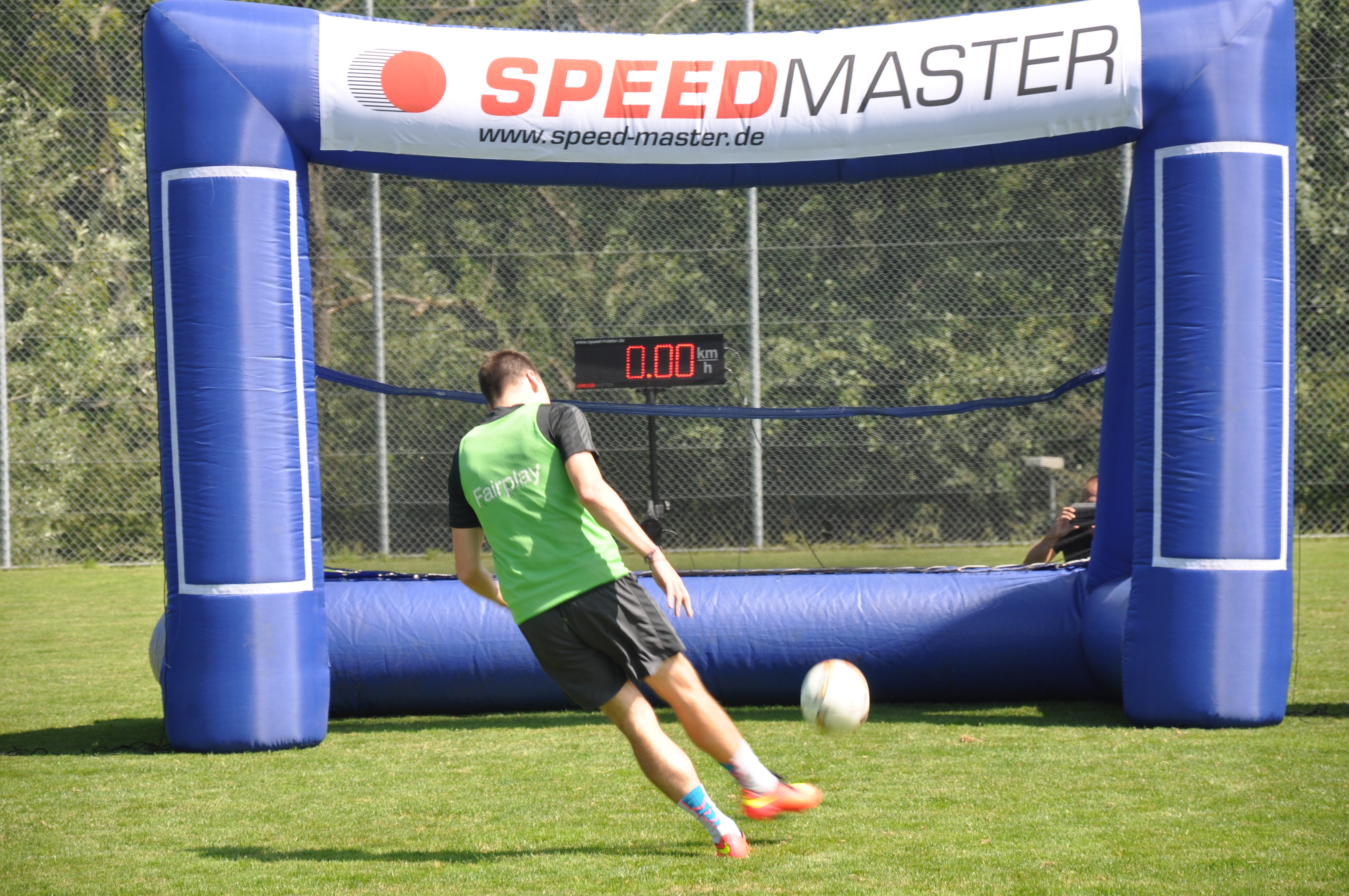 Aufblasbares Tor mit integriertem Kompressor mieten – 2