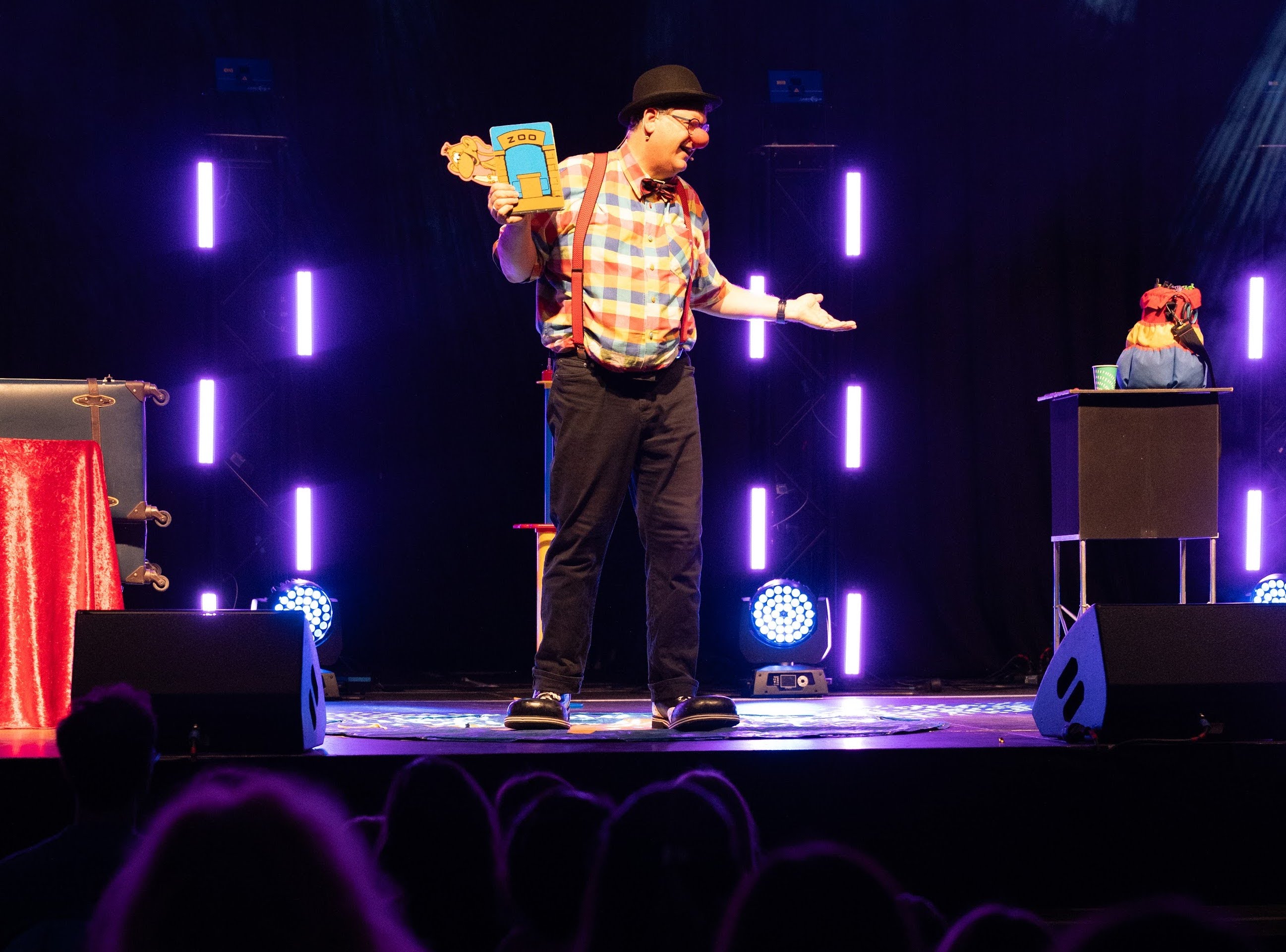 Clown Benji – Mitmachshow mit Zauberei, Jonglage und Ballons – 3