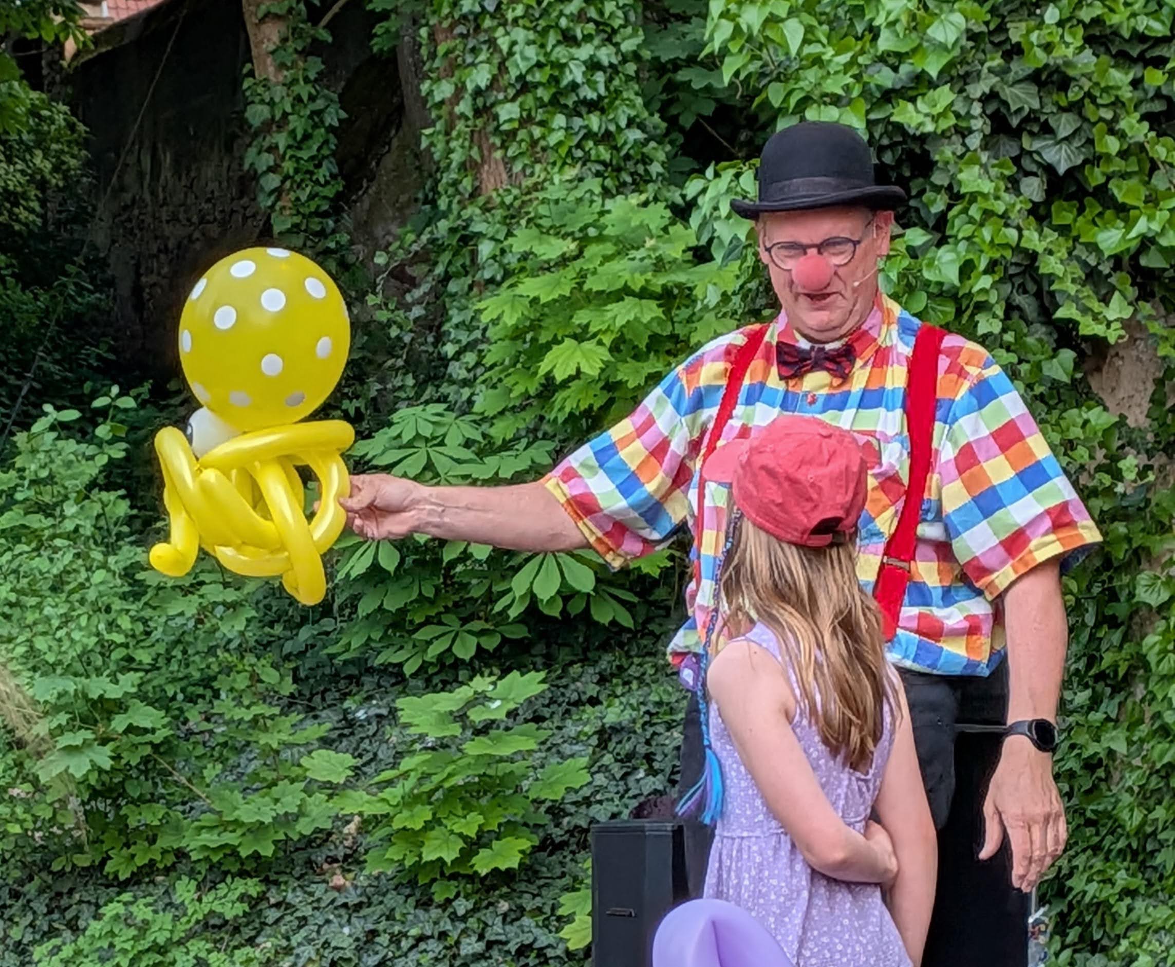 Clown Benji – Mitmachshow mit Zauberei, Jonglage und Ballons – 5