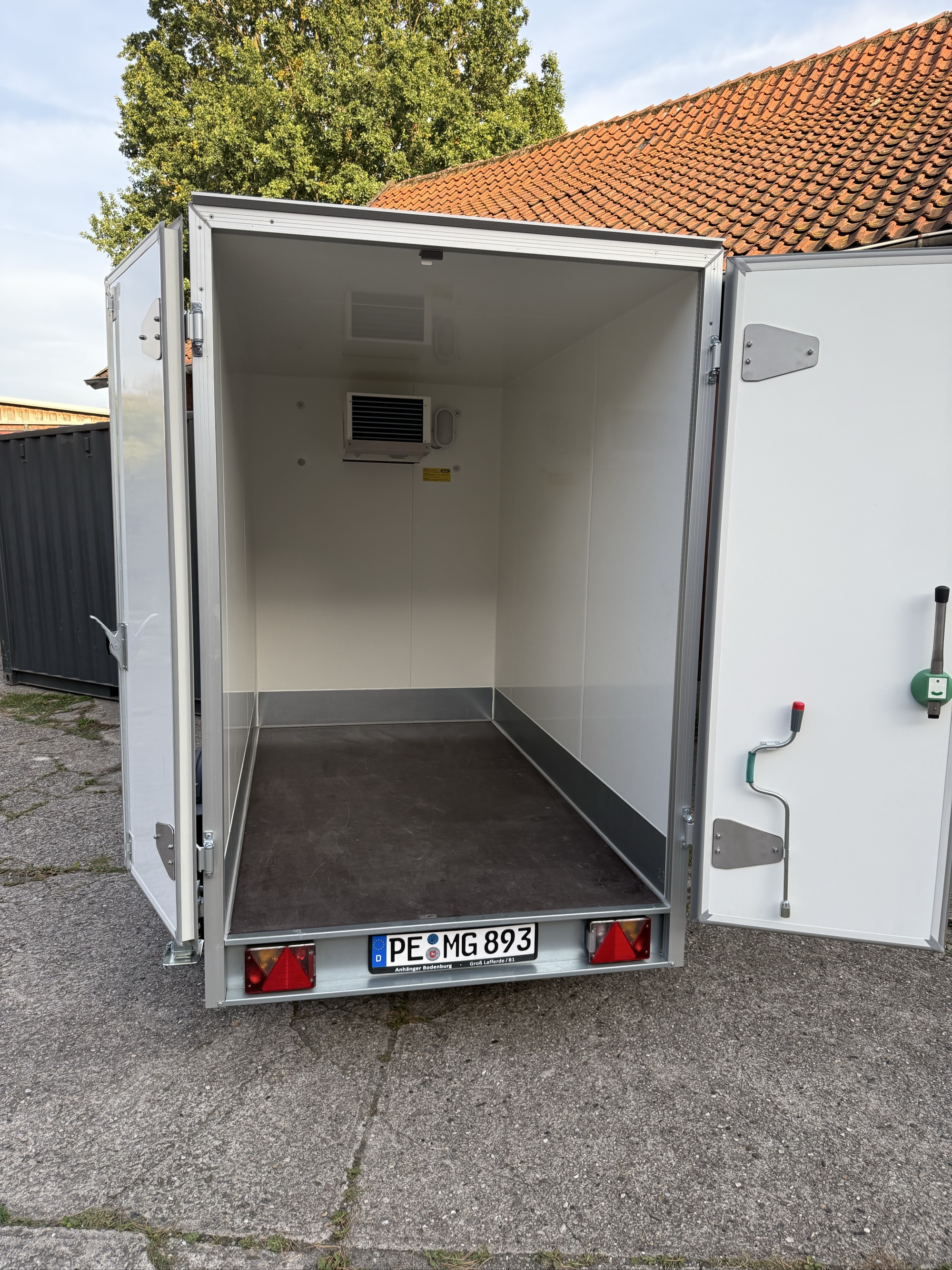 Anhänger Mieten / Kühlanhänger – 2