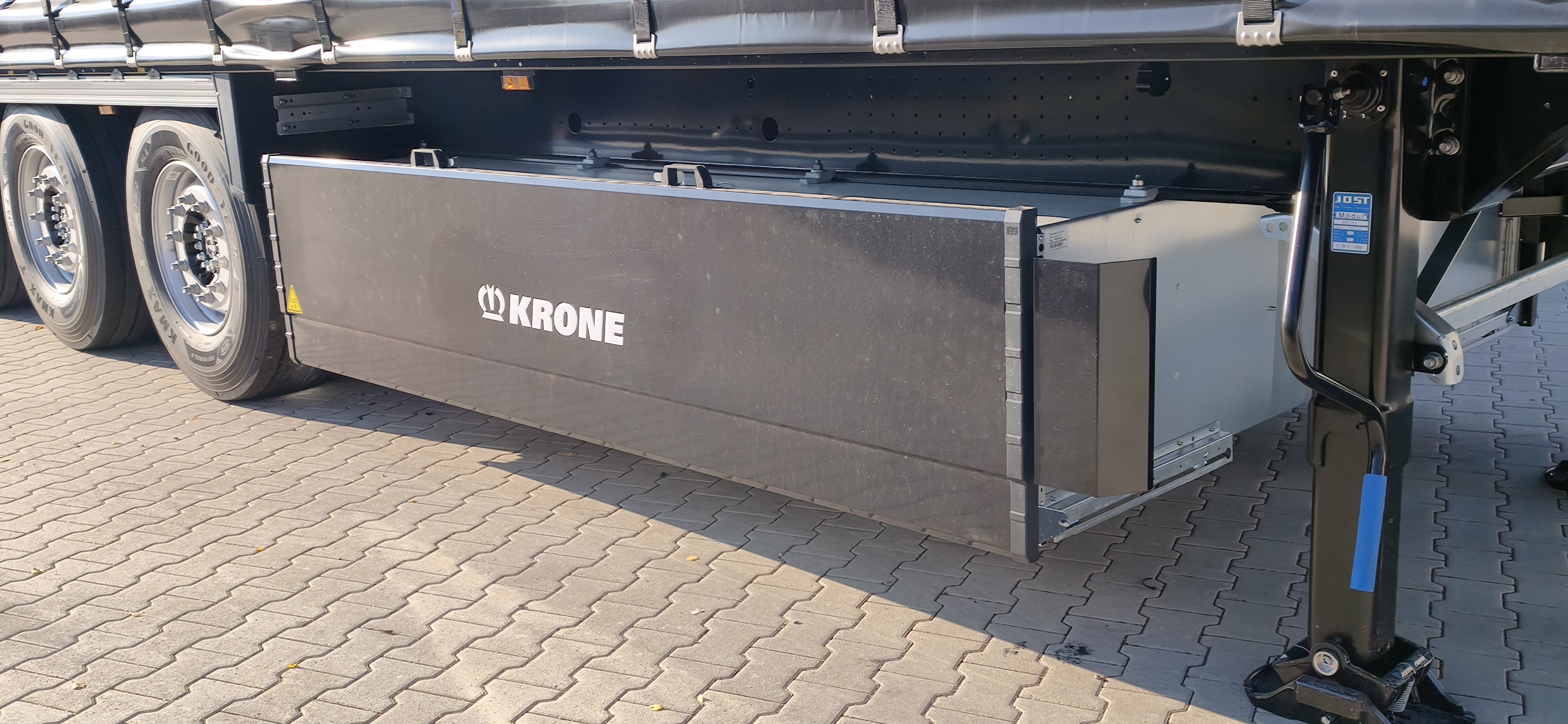 Krone SDP27 Code XL, Edscha-Schiebeverdeck, Liftachse – 3