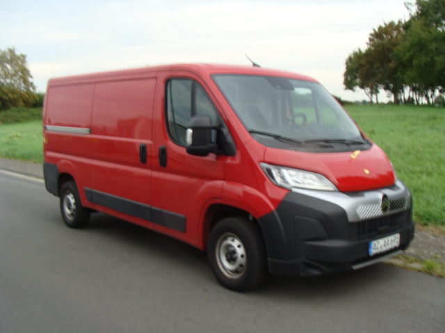 Transporter Umzugswagen mieten Kleintransporter Möbeltransporter Umzug Transport