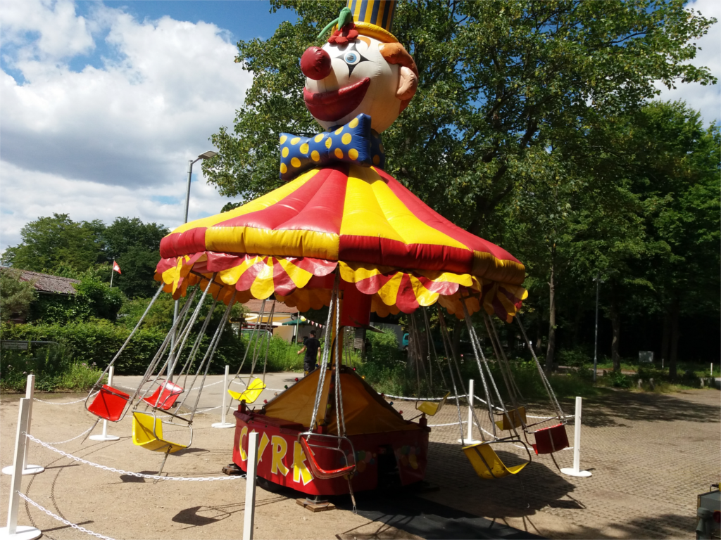 Kinderkarussell, Kettenkarussell, Kettenflieger mit 10 Schaukeln mieten