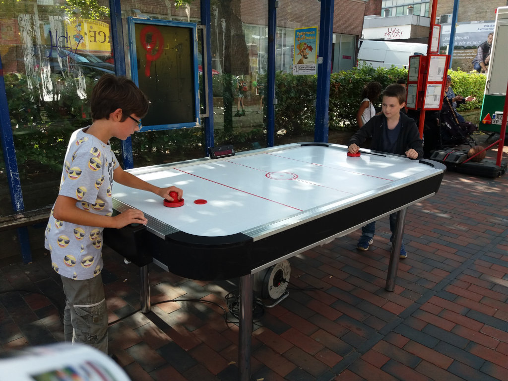 Airhockey ein schnelles, rasantes Punktespiel mieten – 4
