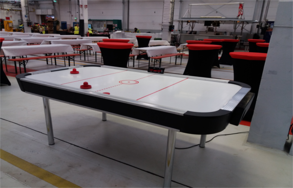 Airhockey ein schnelles, rasantes Punktespiel mieten