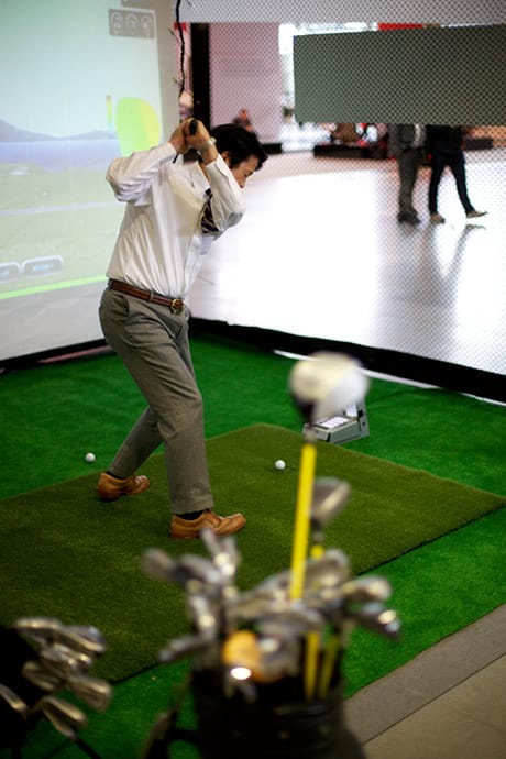 Golf Simulator mit High Speed Kamera - Golfsimulator für Golfevent - Golfautomat  - Indoorgolf -  Golfturnier - Golfen bei Events – Thumbnail 6