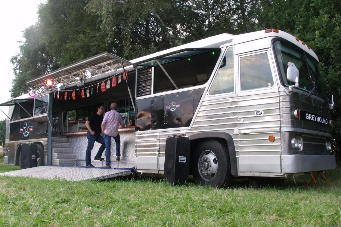 GREYHOUND Partybus, Getränkewagen, Cocktailbar, Bar Bus, Tresenbus, Roadshow, Promotion – 3