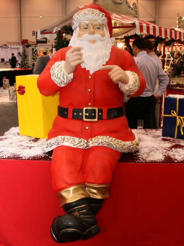 Dekofigur Weihnachtsmann (1,80m/sitzend) / Weihnachten / Rentier / Deko / Figur