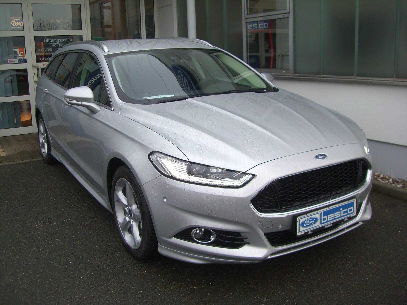 Ford Mondeo Titanium Turnier 2.0 TDCi mit Navi, Klimaautomatik, Xenon etc.