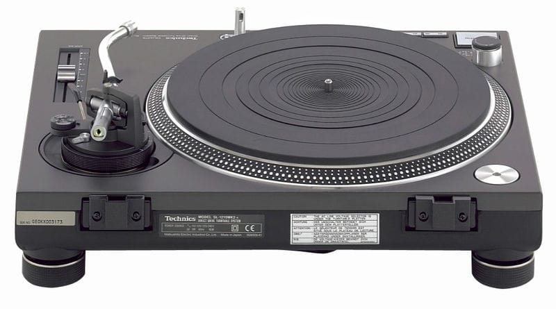 Technics SL1210 MK2 Plattenspieler – 5