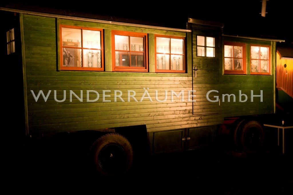 Zirkuswagen als Bar, Salon oder Lounge