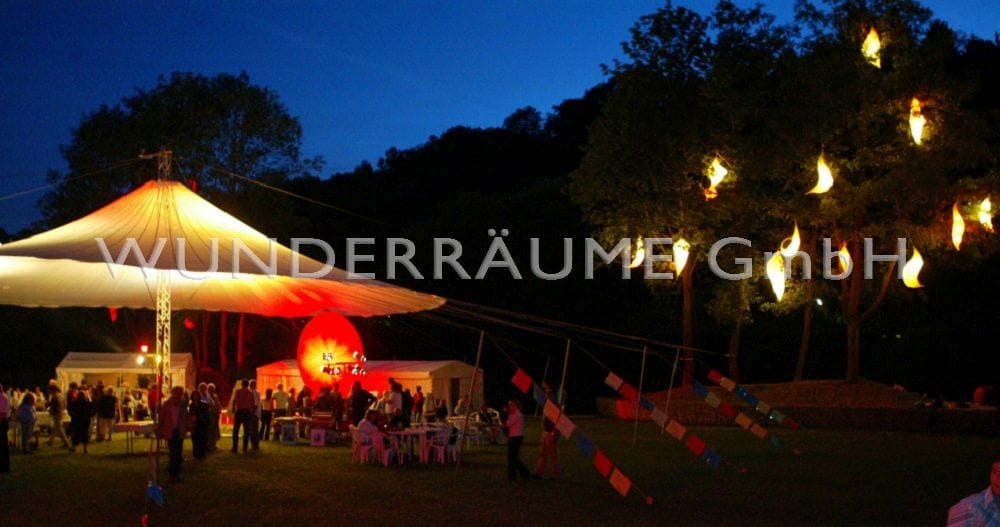 Lichtkokons für Bäume, Fassaden, Säle u.v.m.