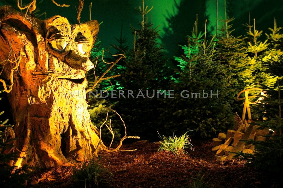 Märchenbaum Eiche, Baum mit Augen und Mund