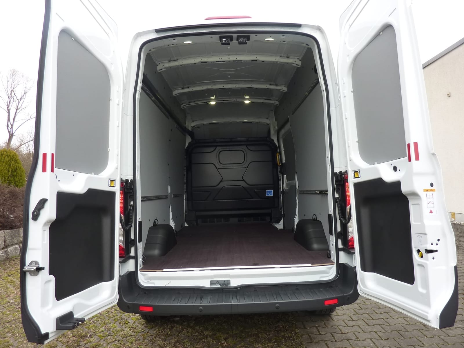 Ford Transit Kasten, FT350 H3L3 - langer Radstand, 2.2 l TDCi 125 PS – 2