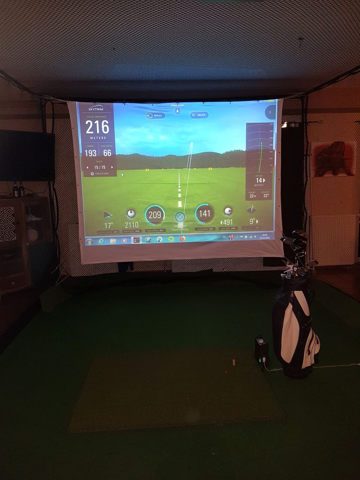 Golf Simulator mit High Speed Kamera - Golfsimulator für Golfevent - Golfautomat  - Indoorgolf -  Golfturnier - Golfen bei Events – Thumbnail 7