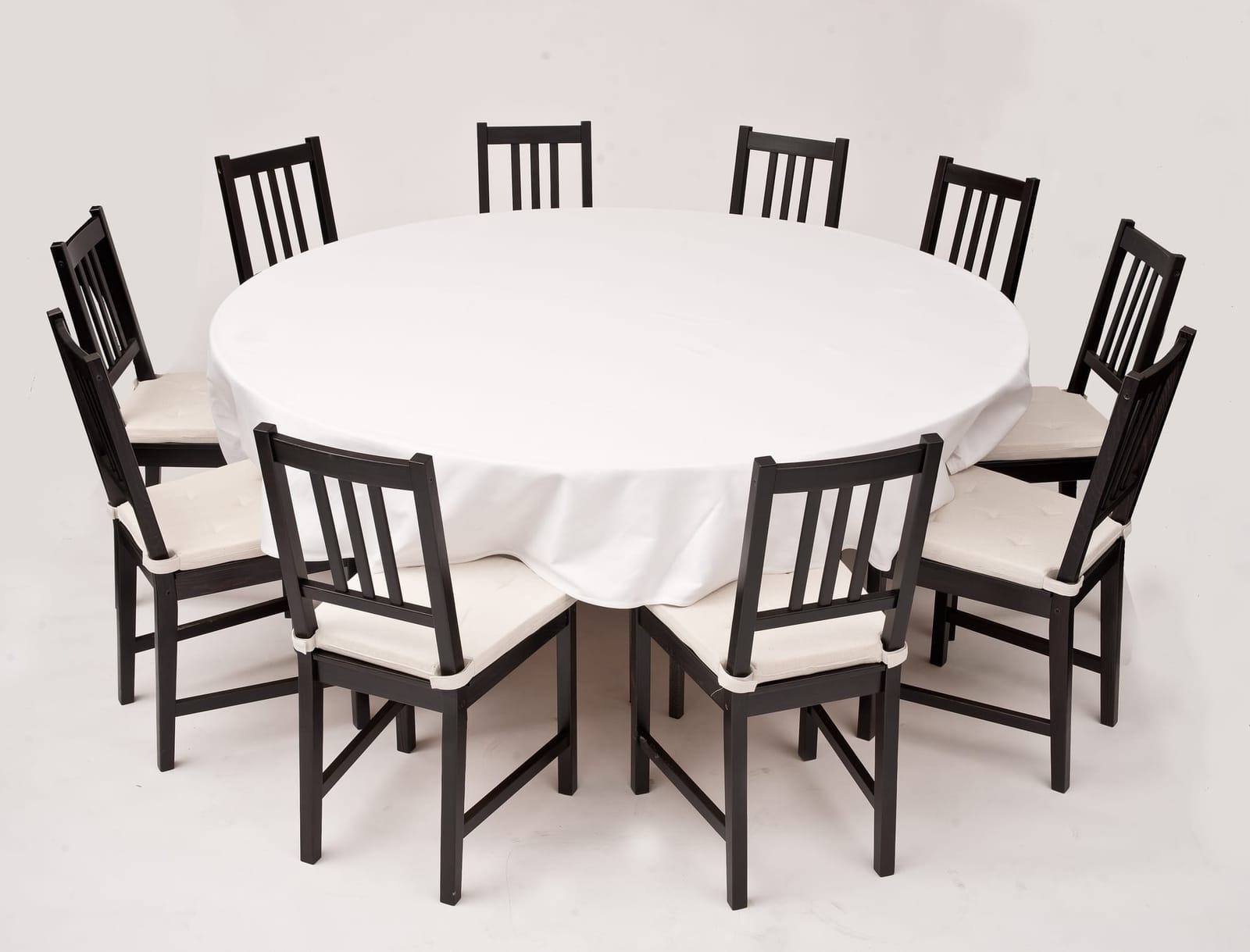 Set Vintage 1x Tisch rund 180cm inkl. Tuch weiß, 10x Holzstuhl Vintage mit Sitzkissen