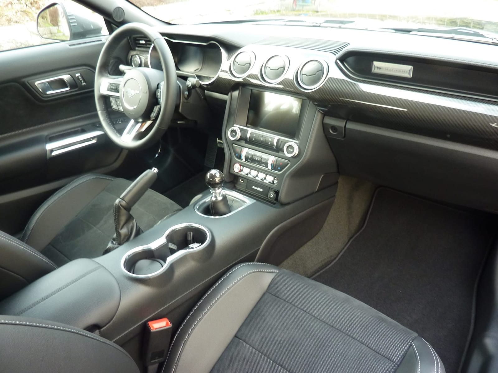 Der neue Ford Mustang *auch als Gutschein erhältlich* *für Hochzeitsvermietungen* – 5