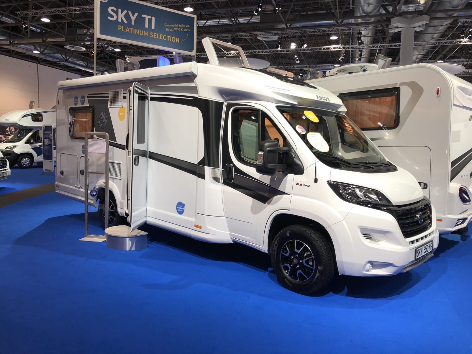 ab 125,00 €Wohnmobil mieten, Camper, Knaus  650 MEG für bis zu 3 Personen, TV, Standklima