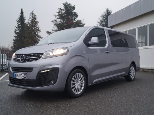 Opel Vivaro Combi 9-Sitzer
