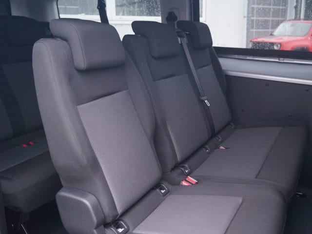 Opel Vivaro Combi 9-Sitzer – 3