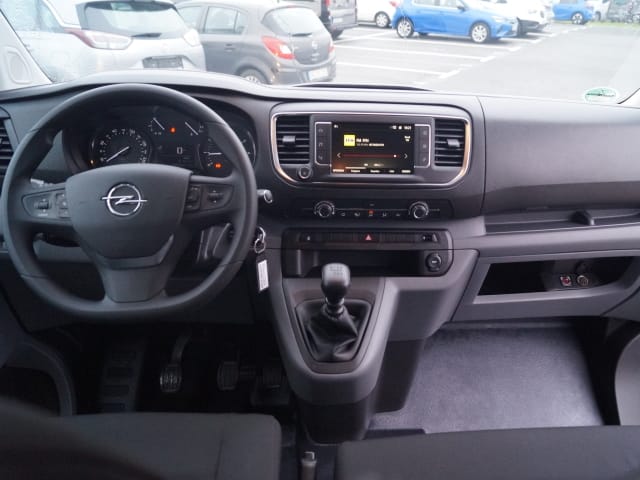 Opel Vivaro Combi 9-Sitzer – 5