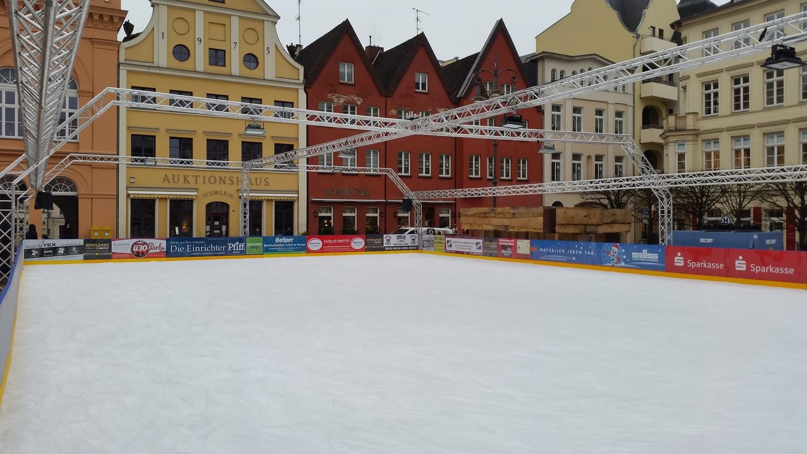 mobile Kunststoffeisbahn von 100 bis 600 m² mieten – 5
