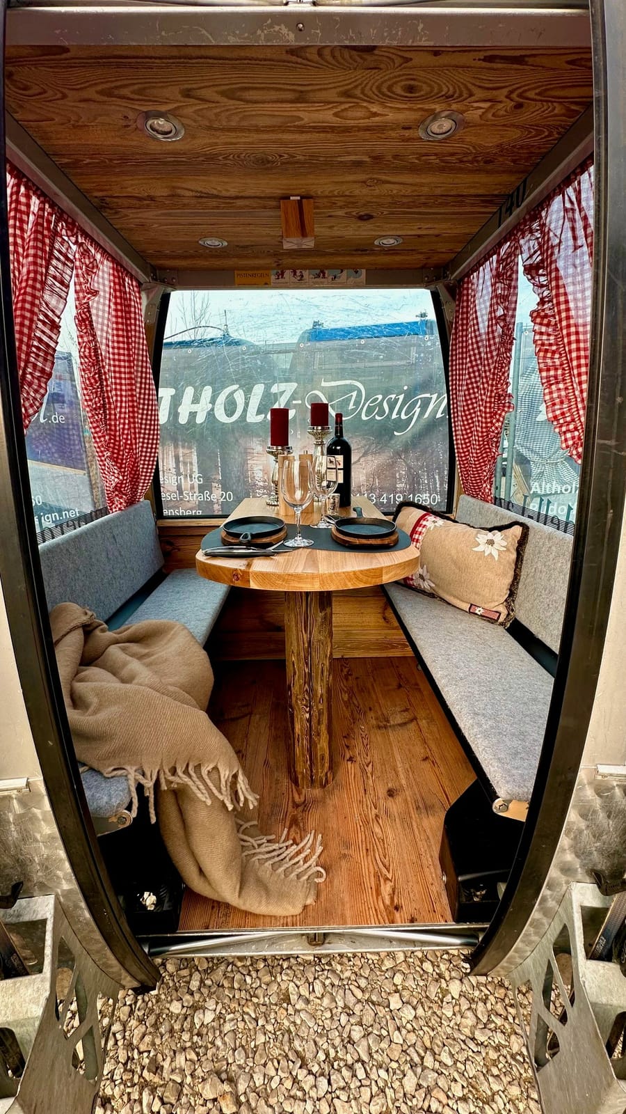 6er Skigondel Gondel Berggondel Hütte Alm für Ihr Event mit Altholz Ausbau, Tisch, Heizung,.. – 4