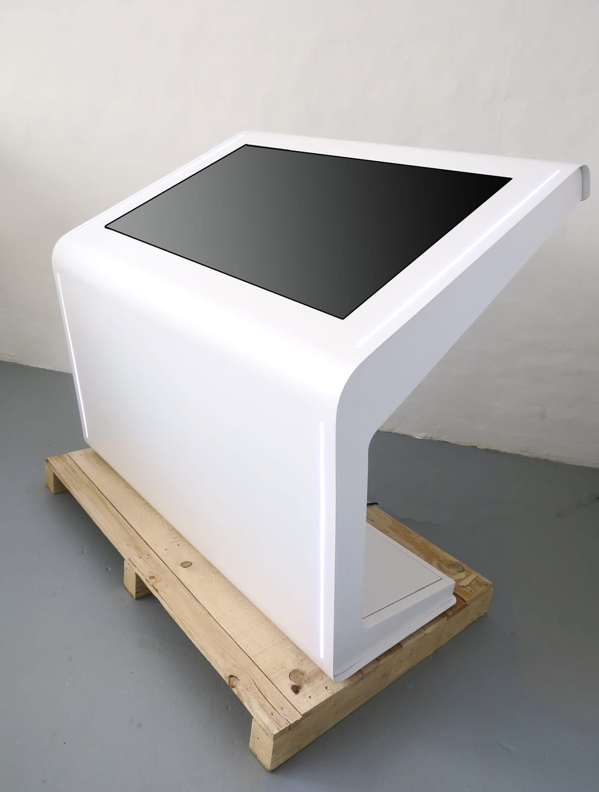 Terminal mit 50 Zoll UHD Touchscreen – 2