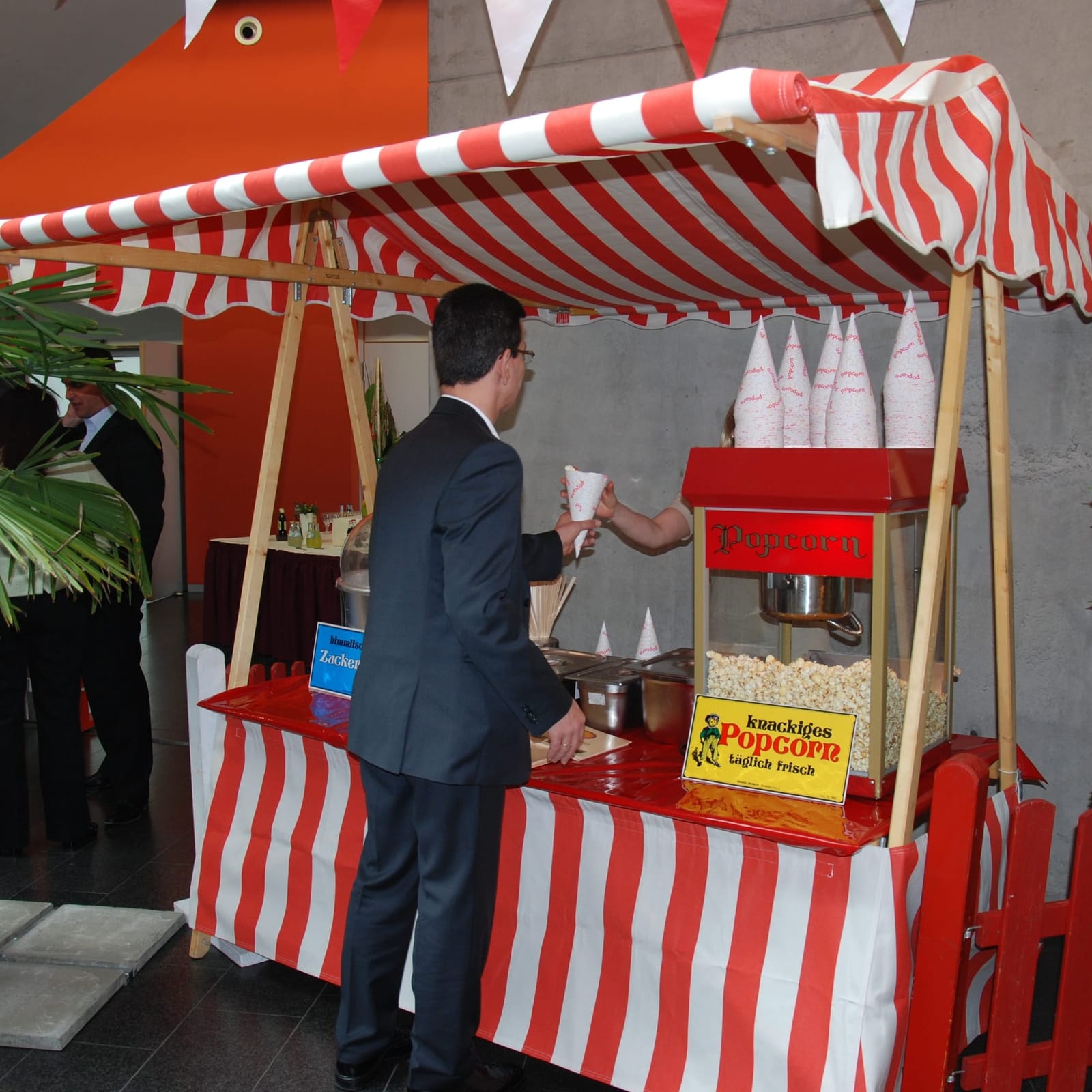 Öko Marktstand rot-weiß – 2