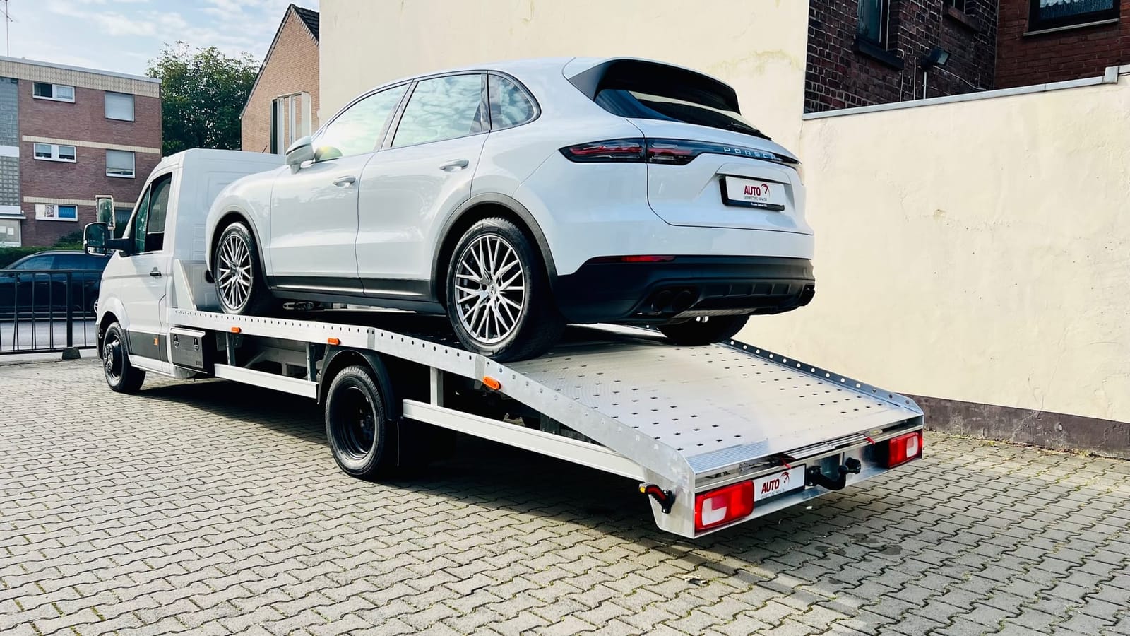 Autotransporter Abschleppwagen 5 Tonnen mit 2,5t Zuladung mieten!