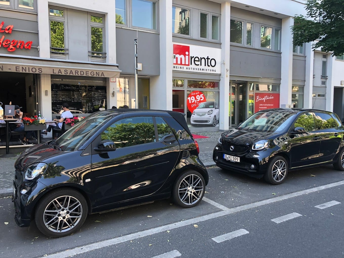 60x Smart Fortwo + Forfour (Automatik) **ab 32,90,-€ /Tag** direkt Berlin Zentrum KuDamm/ Zoo mieten – Thumbnail 6