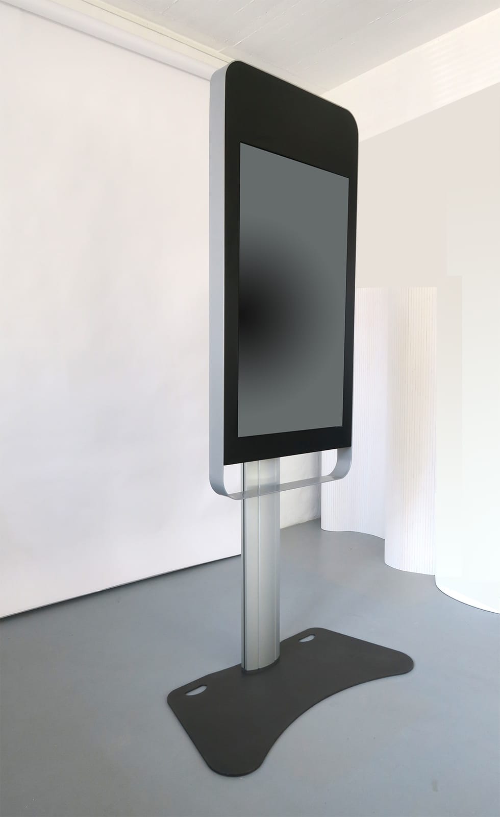 Monitorsäule 50" Touchscreen und Rotationskopf