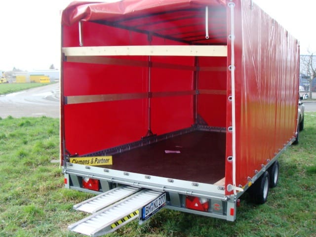 Geschlossener 4 m PKW Transportanhänger 2700 kg Autotransporter 100 km/h 4030 x 2030 x 1800 mm