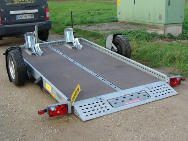 Absenkbarer 2er Motorradanhänger gebremst 1500 kg große Maschinen 100 km/h 3010x1690 Nutzlast 1020kg