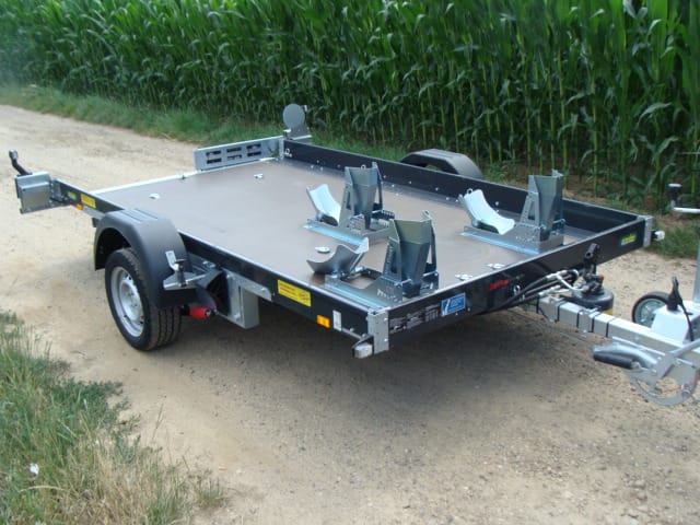 Absenkbarer 2er – 3er Motorradanhänger gebremst 1800 kg 100 km/h 3150 x 1800 x 150 Nutzlast 1330 kg – 2